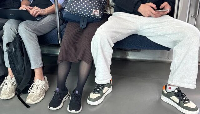 Kadıköy metrosunda çekilen fotoğraf büyük tartışma yarattı