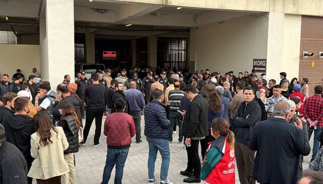 Kahramanmaraş’ta en acı bekleyiş: Aileler cenazeleri için hastanede