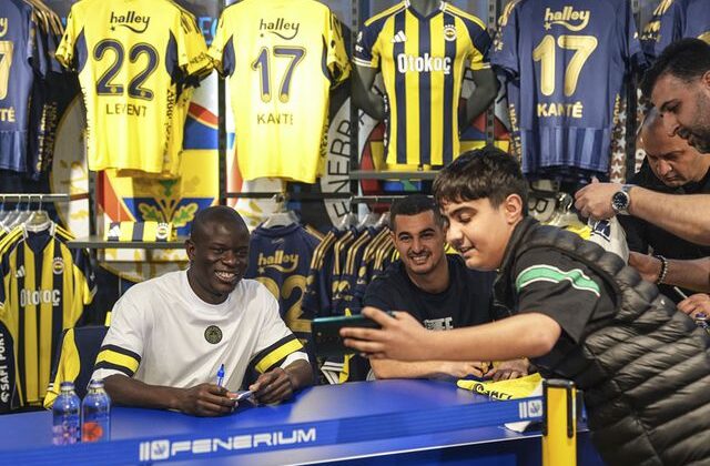 Kante ve Levent Mercan imza gününde taraftarlarla buluştu