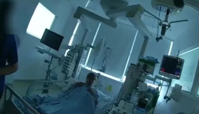 Kardeşini öldürüp değerli eşyalarını almıştı, hastanede yatağında gözaltına alındı