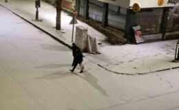 Kars’ta Nisan sürprizi: Şehir merkezi 5 dakikada beyaza büründü