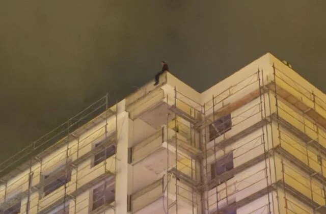 İntihara kalkışan şahsı polis 3 saatte ikna etti