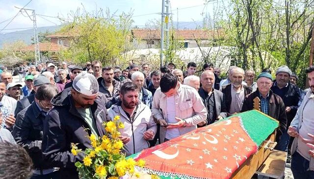 Kazada hayatını kaybetti, karnındaki çocuğu ile toprağa verildi