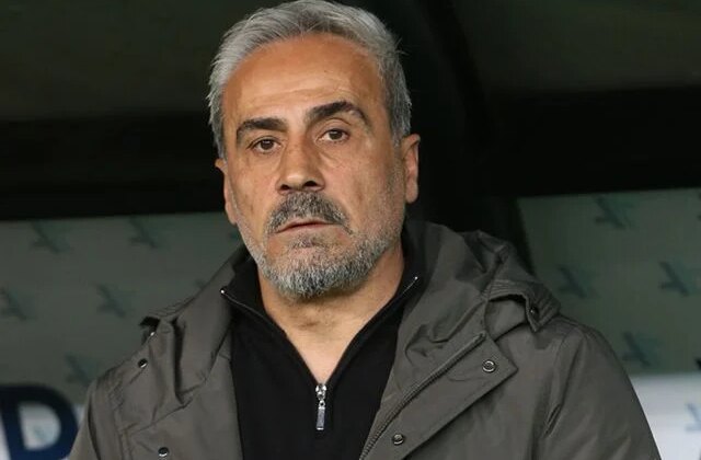 Küme düşmesi kesinleşen Sakaryaspor’da ilk ayrılık gerçekleşti