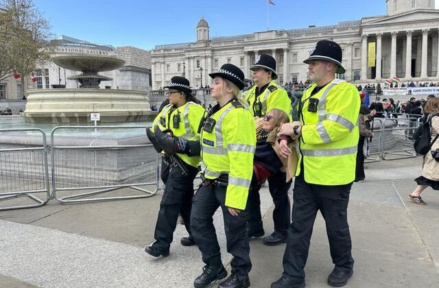 Londra’da Filistin protestosunda 212 kişi gözaltına alındı