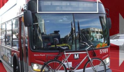 Los Angeles’taki otobüslere yazılan Türkçe mesaja dikkat