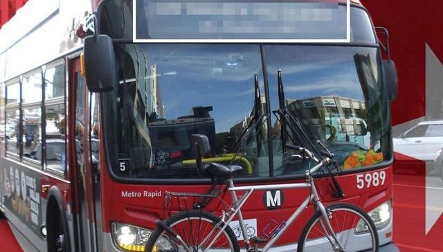 Los Angeles’taki otobüslere yazılan Türkçe mesaja dikkat