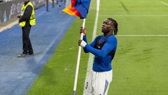 Maç sonundaki sevinci ortalığı savaş alanına çevirdi