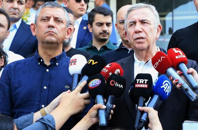 Mansur Yavaş, Özgür Özel’i uyardı: Dünyayı ayağa kaldırmamız lazım, zamanı geldi hatta geçiyor