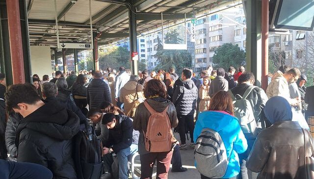 Marmaray Göztepe durağında hareketli dakikalar, hayatına raylarda son verdi