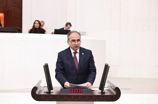 Meclis’te makam aracı restleşmesi: Belge getirsinler özür dileyeceğim