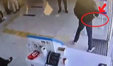 Banka şubesinde satırla gasp girişimi