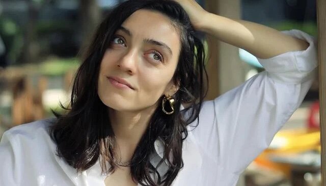 Merve Dizdar mutluluğunu paylaştı! Eşiyle romantik kare