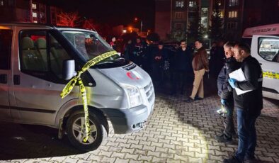 Kanlı pusu! Minibüsünü park ederken kurşunların hedefi oldu