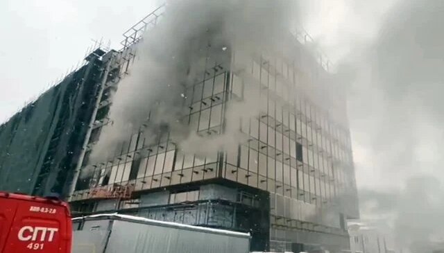 Moskova’da inşa halindeki binada çıkan yangında 8 kişi öldü