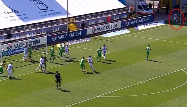 Muhteşem gol! İrfan Can Kahveci kornerden attı