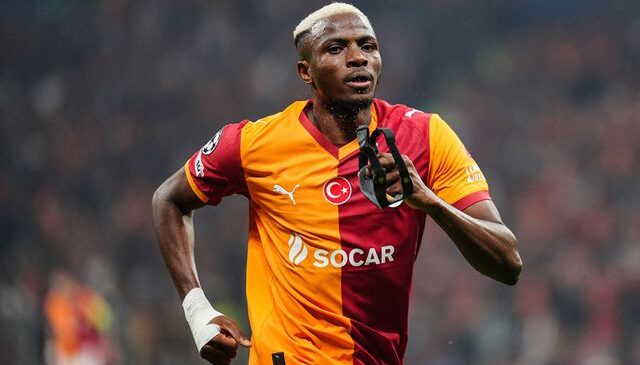 Ne ayağıyla ne de kafasıyla! Osimhen bu kez diziyle gol attı