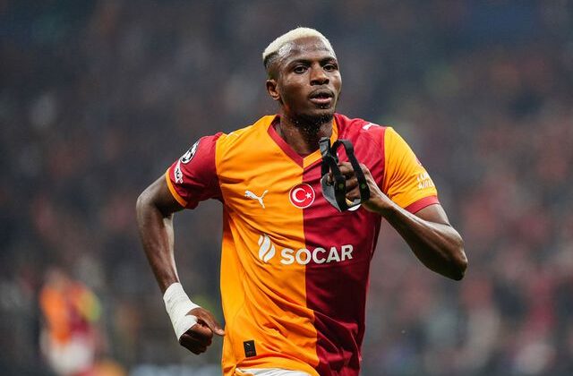 Ne ayağıyla ne de kafasıyla! Osimhen bu kez diziyle gol attı