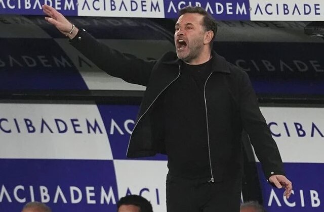 Okan Buruk alınan 3 puan sonrası hakemlere ateş püskürdü