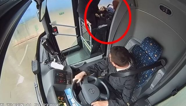 Şoförün duyarlılığı hayat kurtardı: Güzergahı değiştirip fenalaşan kızı hastaneye yetiştirdi