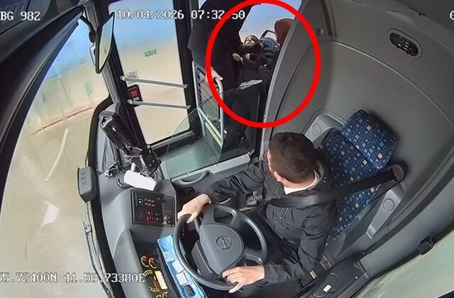 Şoförün duyarlılığı hayat kurtardı: Güzergahı değiştirip fenalaşan kızı hastaneye yetiştirdi