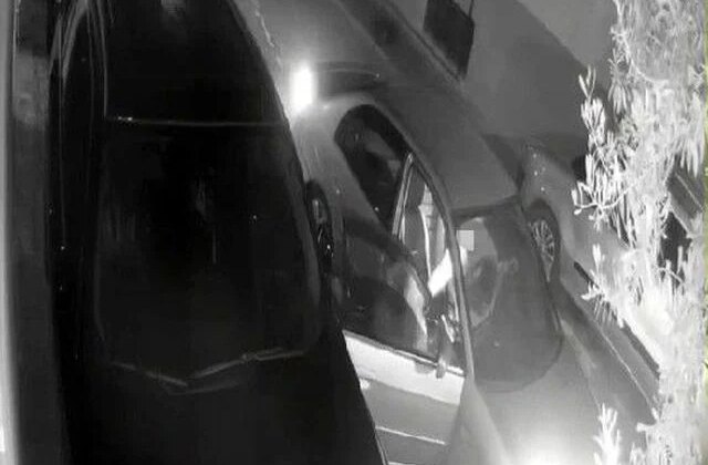 Otomobilden yol kenarına atılan kadının yardım çığlıkları sokağı inletti