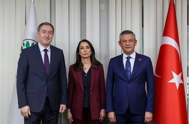 Özgür Özel’den kulisleri hareketlendiren ziyaret! Kürsüden ilan etti, DEM Parti destek verdi