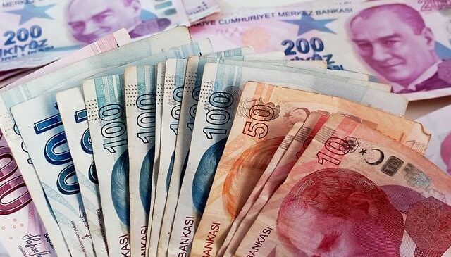 Petrol fiyatı yükseldi, akaryakıta çifte zam kapıda