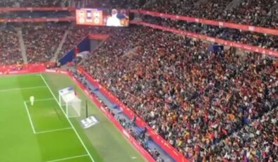 Rezil tezahüratların bedeli ağır oldu: Zıplamayan Müslümandır