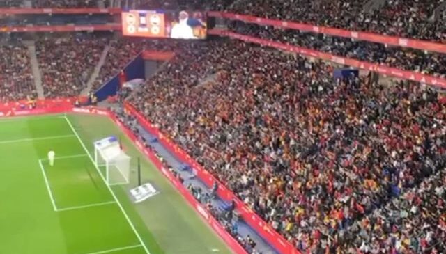 Rezil tezahüratların bedeli ağır oldu: Zıplamayan Müslümandır