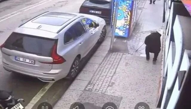 Rüzgarda patlayan camın parçaları başına düştü; o anlar kamerada