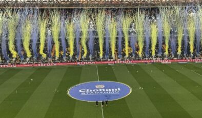 Sahaya çıkan Fenerbahçeli futbolculara sürpriz karşılama