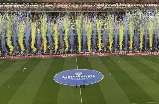 Sahaya çıkan Fenerbahçeli futbolculara sürpriz karşılama