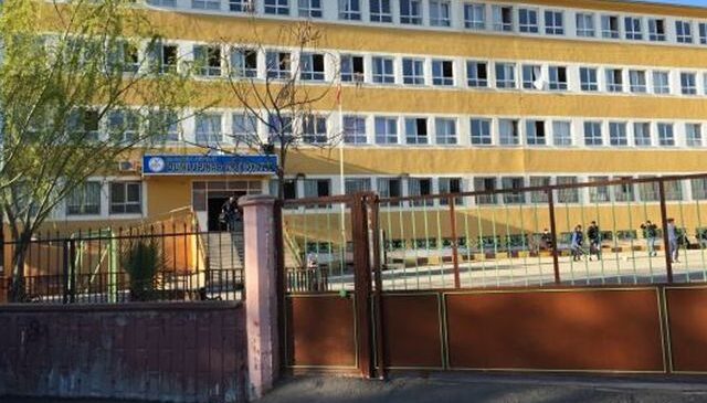 Şanlıurfa’da bir ortaokulda öğretmene bıçaklı saldırı