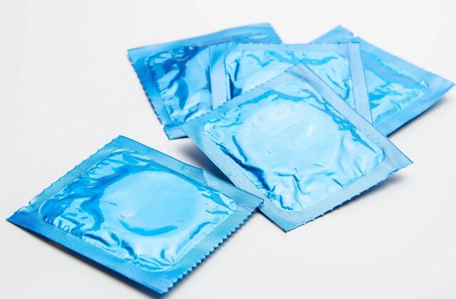 Savaş Hindistan’daki prezervatif üretimini de vurdu