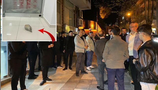 Belediyede işe giremedi, ilçe binasını taşladı