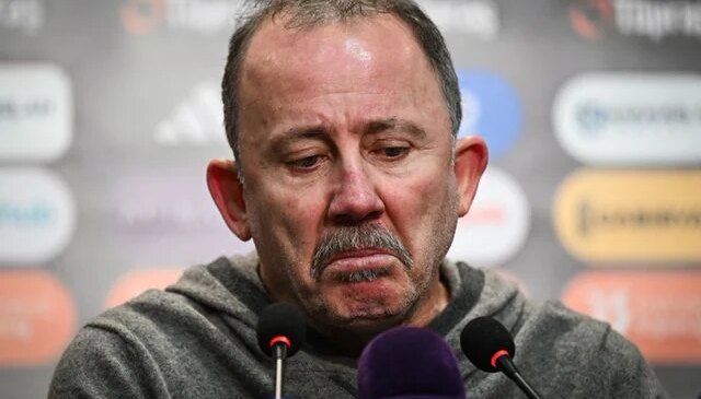 Sergen Yalçın derbi sonrası iki futbolcusunun biletini kesti