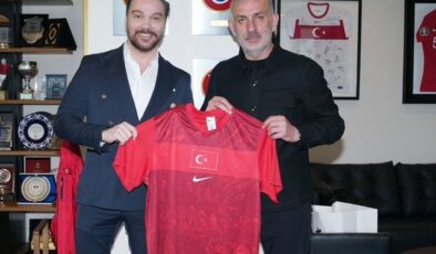 Sinan Akçıl, TFF Başkanı İbrahim Hacıosmanoğlu’nu ziyaret etti