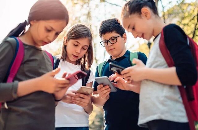 15 yaş altına sosyal medya yasağı getiren kanun teklifi Meclis’ten geçti