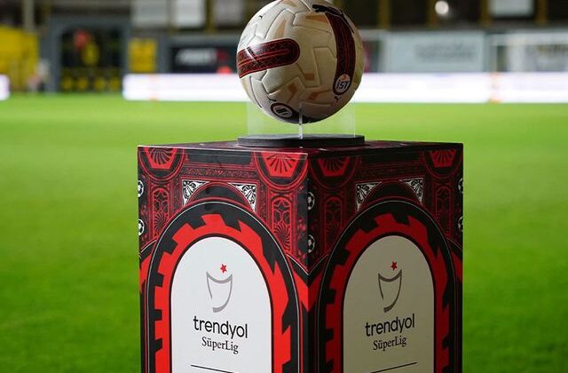 Bütün maçlar aynı saatte! Süper Lig’de sezonun son derbisinin tarihi belli oldu