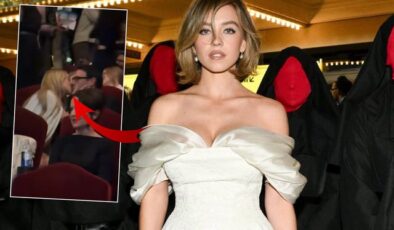 Sydney Sweeney ile Scooter Braun galada dudak dudağa