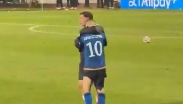 Tarihi maçtan sonra viral olan görüntü