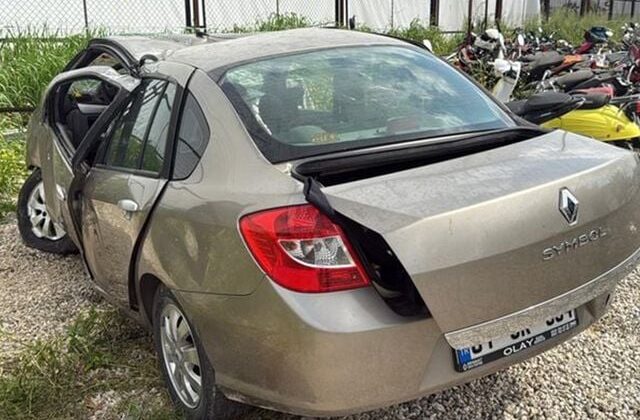Tarsus’ta otomobil takla attı: 2 ölü; 2 yaralı