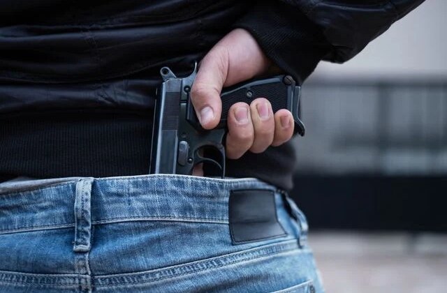 Tartıştığı kardeşini tabanca ile öldürdü