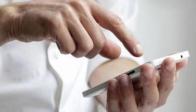 Telefonuna gelen “kredi” mesajına inandı, dünyası başına yıkıldı