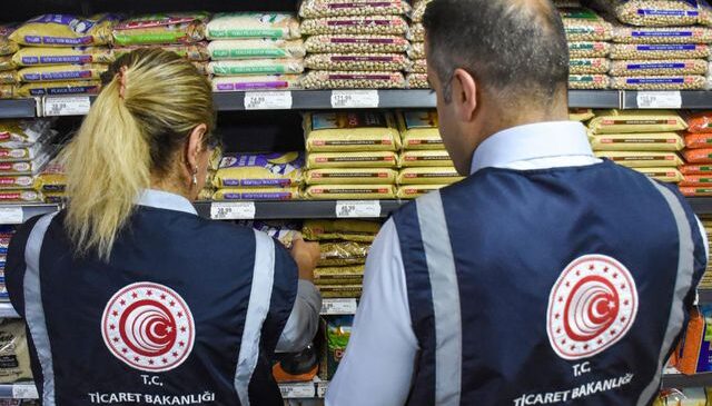 Zincir markette fahiş fiyat skandalı! 42 TL’lik biberi bakın kaça sattılar