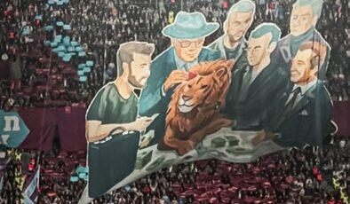 Trabzonspor taraftarlarından koreografi: Paraya karşı, emeğin savaşı