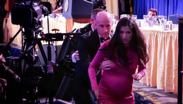 Trump’ın danışmanı Miller, saldırı sırasında hamile eşini kendine kalkan yaptı