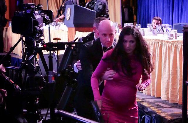 Trump’ın danışmanı Miller, saldırı sırasında hamile eşini kendine kalkan yaptı