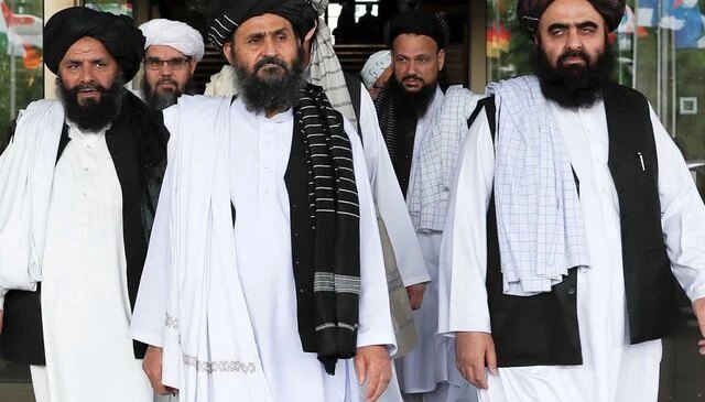 Trump’tan Taliban’a çağrı: 7 milyar dolarlık silahları geri verin